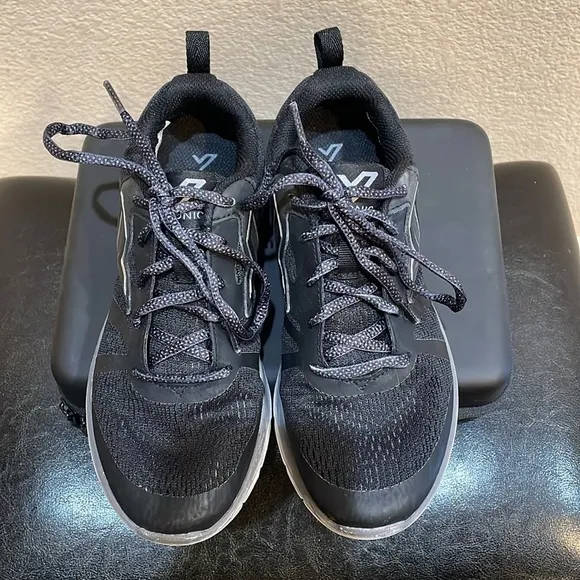 VIONIC Women's 335 Miles Sneakers Size 6.5