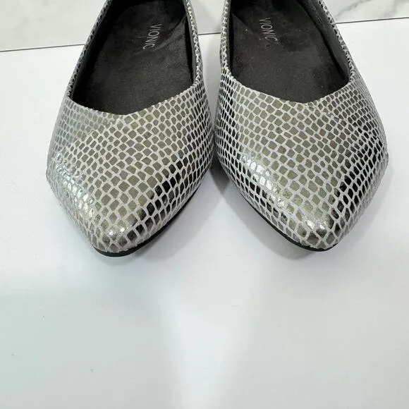 Vionic Womens Caballo Flat Shoe Size 6 Gunmetal Snake Ballet Pointed Toe Silver
