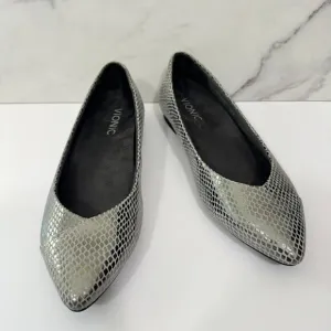 Vionic Womens Caballo Flat Shoe Size 6 Gunmetal Snake Ballet Pointed Toe Silver