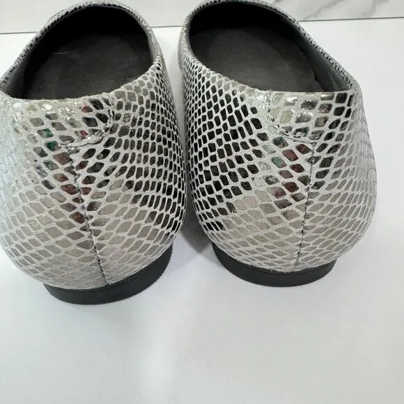 Vionic Womens Caballo Flat Shoe Size 6 Gunmetal Snake Ballet Pointed Toe Silver