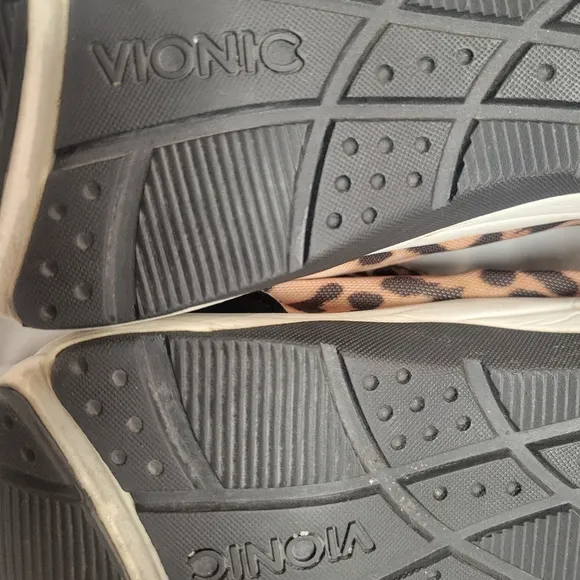 Vionic Women's Tourney Walker Leopard Print Lace Up Sneakers Size 10