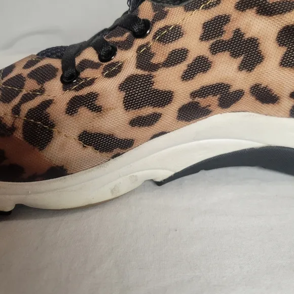 Vionic Women's Tourney Walker Leopard Print Lace Up Sneakers Size 10