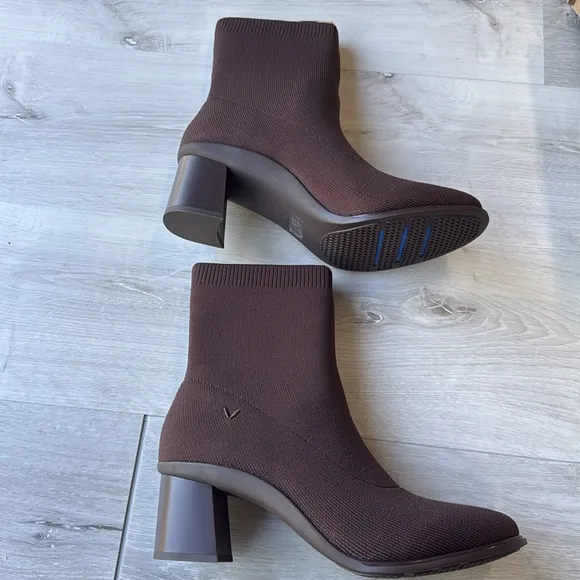 VIVAIA Almond-Toe Running Heel Boots (Amanda) Chocolate Size 9.5 Nwt in Box