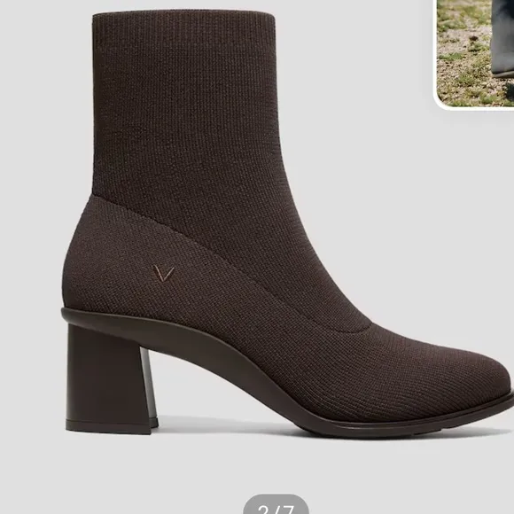 VIVAIA Almond-Toe Running Heel Boots (Amanda) Chocolate Size 9.5 Nwt in Box