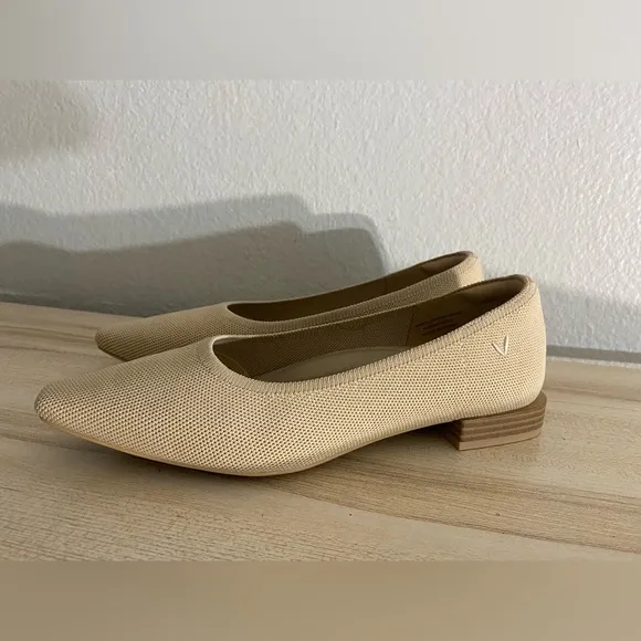 Vivaia Minnie Pro Small Square Toe Heels Almond 38.5 / US 7.5