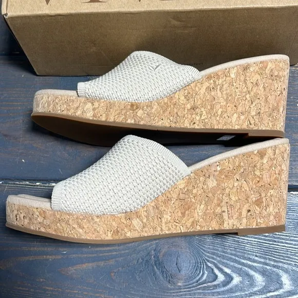 VIVAIA ROUND TOE WEDGE SANDALS ALMOND CROCHET - 8.5