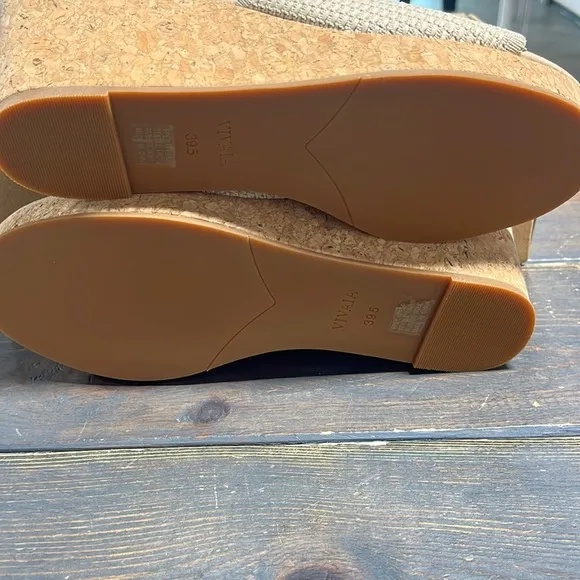 VIVAIA ROUND TOE WEDGE SANDALS ALMOND CROCHET - 8.5