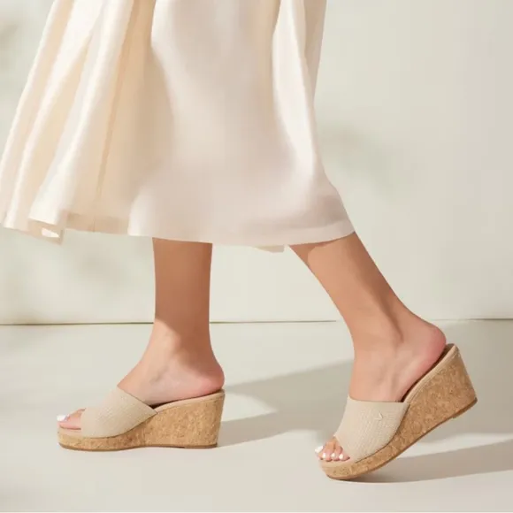 VIVAIA ROUND TOE WEDGE SANDALS ALMOND CROCHET - 8.5