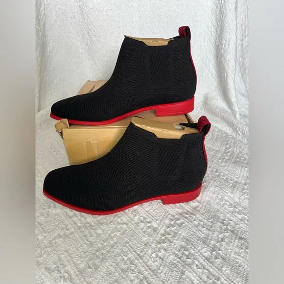 VIVAIA Ryan Pro Ankle Boots in Black &amp; Ruby Red, size 41.5/10. NIB