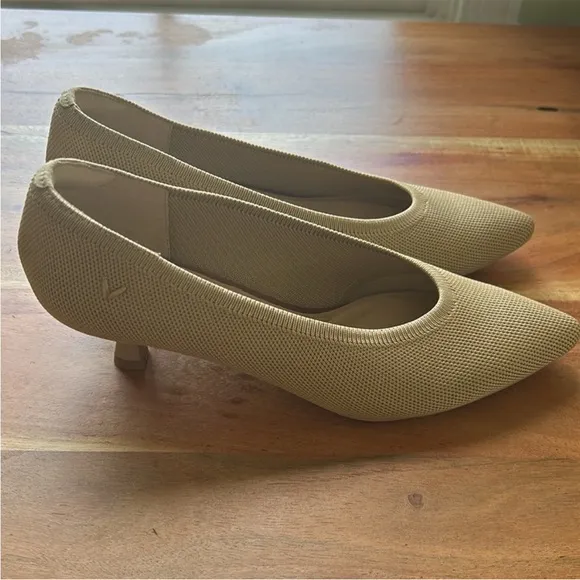 VIVAIA Scarlett Pointed-Toe Kitten Heels Almond New Size EU 38.5, US 7.5