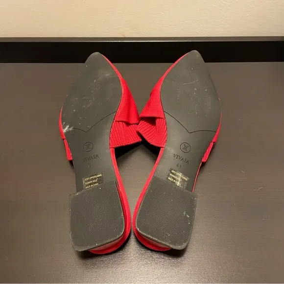 VIVAIA Yaffa Pointed Toe Knot Sandals in Ruby Red