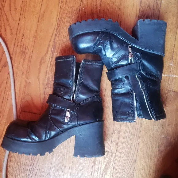 vtg 90s goth punk buckle lug sole platform combat boots black faux leather 9