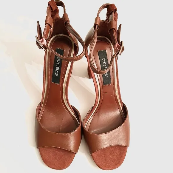 WHBM SUEDE TASSEL CHUNKY HEELS