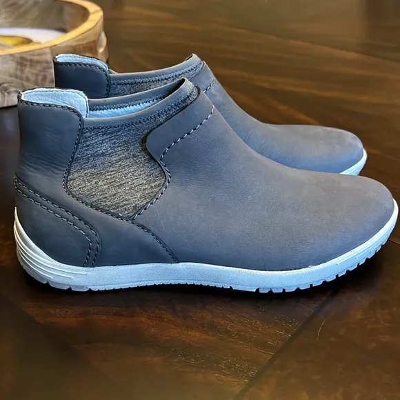 Women's Dansko Lizette Grey Nubuck