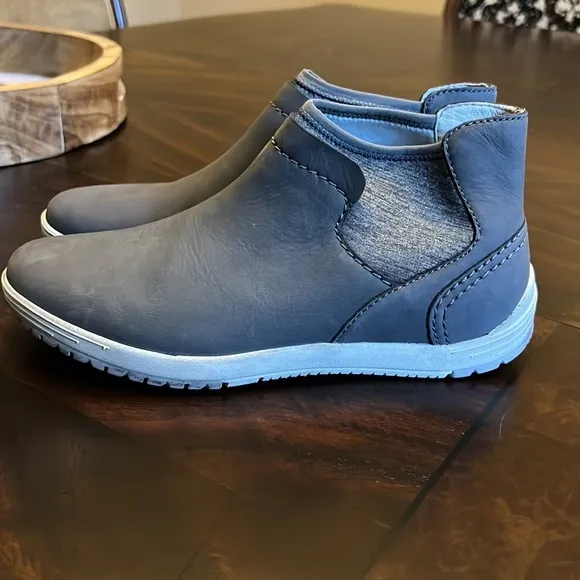 Women's Dansko Lizette Grey Nubuck