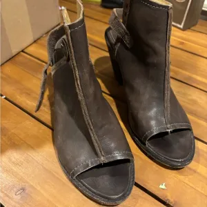 Women's Frye Brown Open-Toe Leather Sandals