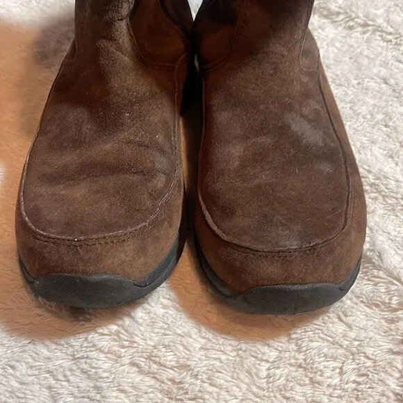 Women’s L.L. Bean, faux  fur lined  leather boots size 6 M