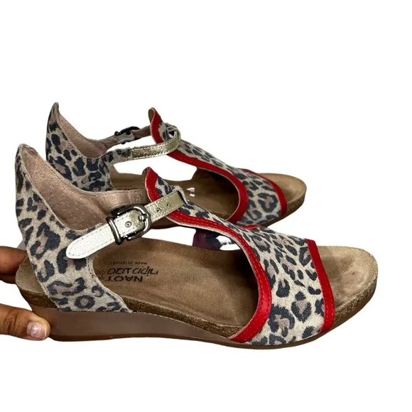 Women's Naot Fiona Cheetah/Kiss Red/Radiant Gold Suede/Leather Size 40/US 9