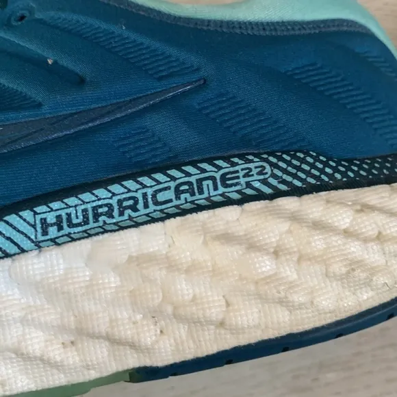 Women's Saucony Hurricane 22 Running Sneakers