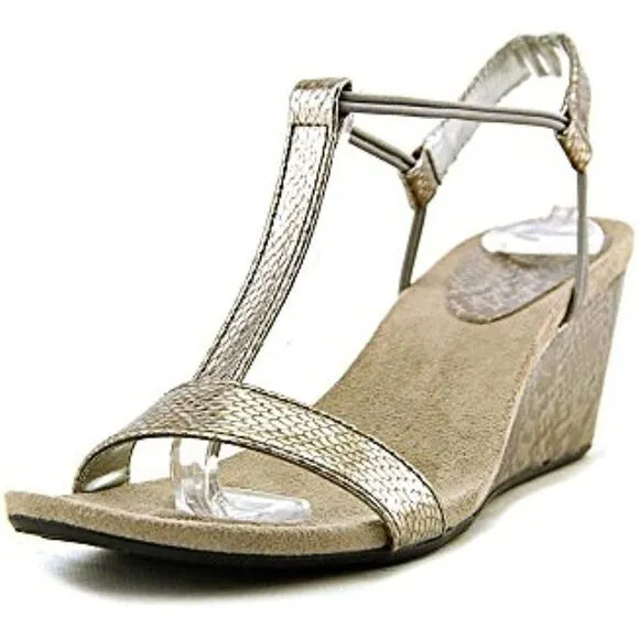 Womens SC35 Mulan T-Strap Wedge Sandals, New Pewter