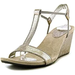 Womens SC35 Mulan T-Strap Wedge Sandals, New Pewter