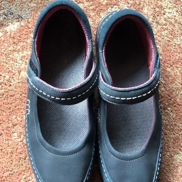 Women’s size 9.5D wide ORTHOFEET 863 ATHENS MARY JANE blue leather upper
