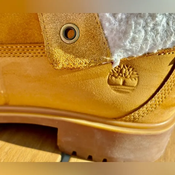 Women's Timberland Authentics Waterproof Roll-Top Boot size 6