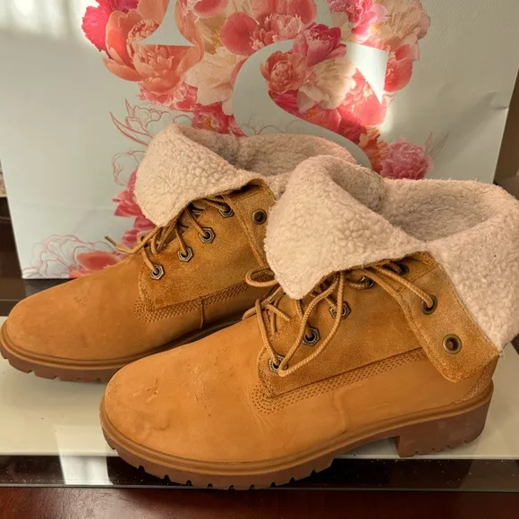 Women's Timberland Authentics Waterproof Roll-Top Boot size 6