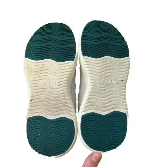 Women's Vessi‎ Cityscape Classic Slip On Shoes Size 7. 100% Waterproof, Comfort,
