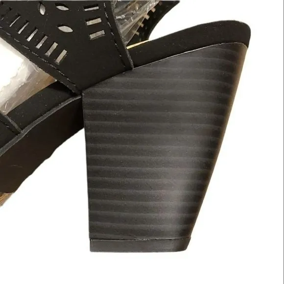 Y-NOT womens open toe wedge heel black sandals NWT 8.5 M