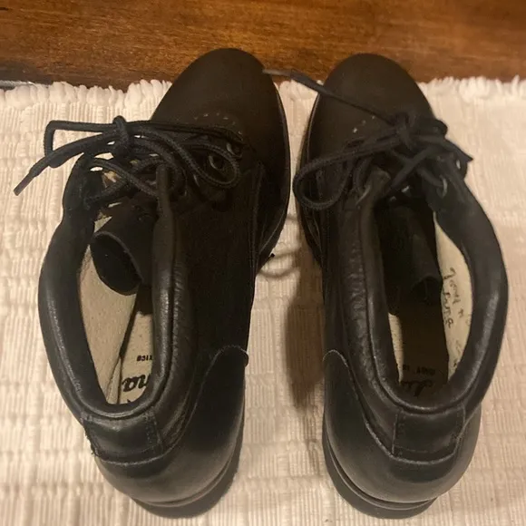 Youth Boys size 2.5 Tony Lama Black Leather Low Boots (ABBA)