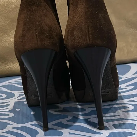 Yves Saint Laurent Brown Lace-Up Boots with Stiletto Heel #yslboots #ysl