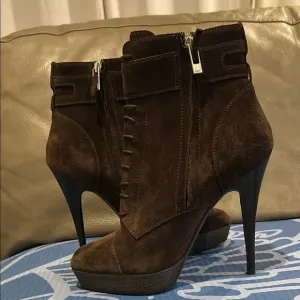 Yves Saint Laurent Brown Lace-Up Boots with Stiletto Heel #yslboots #ysl