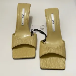 ZARA Textured Square Toe Heeled Mules
