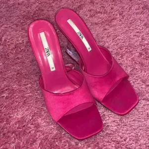 Zara Pink Satin Heeled Methacrylate Mule Sandals
