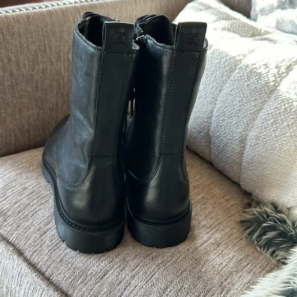 Zodiac Women's Bruna Lace-Up Combat Boots size 9.